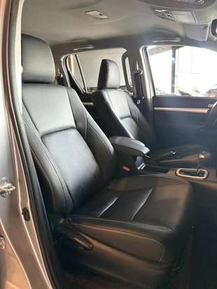 TOYOTA-HILUX-2025