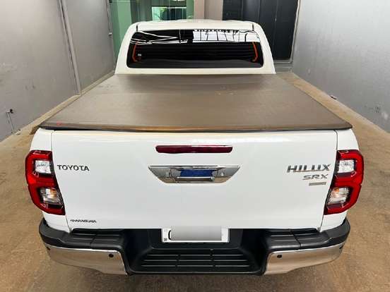 TOYOTA-HILUX-2.8 D-4D TURBO DIESEL CD SRX PLUS 4X4 AUTOMÁTICO TOYOTA-HILUX-2024