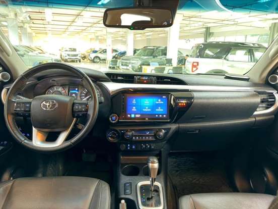 TOYOTA-HILUX-2024
