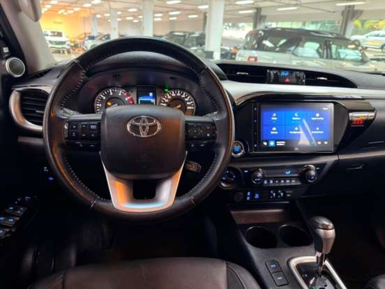 TOYOTA-HILUX-2024