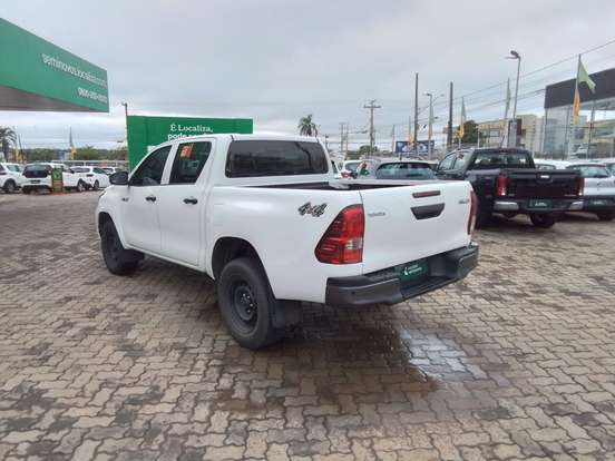 TOYOTA-HILUX-2.8 D-4D TURBO DIESEL CHASSI 4X4 MANUAL TOYOTA-HILUX-2024