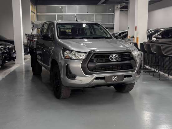 TOYOTA-HILUX-2022