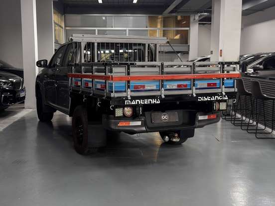 TOYOTA-HILUX-2022