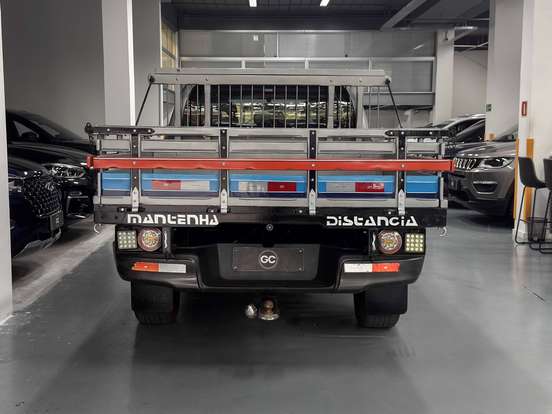 TOYOTA-HILUX-2022