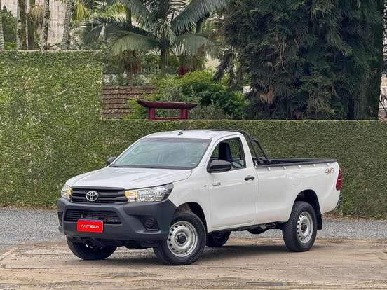 TOYOTA-HILUX-2.8 D-4D TURBO DIESEL CS 4X4 MANUAL TOYOTA-HILUX-2020