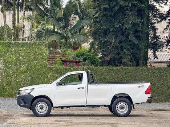 TOYOTA-HILUX-2.8 D-4D TURBO DIESEL CS 4X4 MANUAL TOYOTA-HILUX-2020