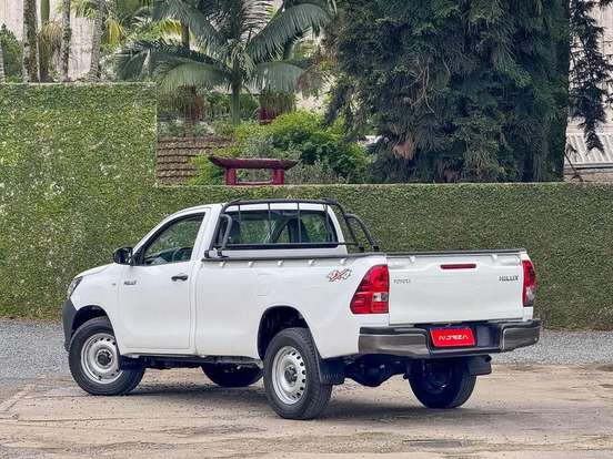 TOYOTA-HILUX-2020
