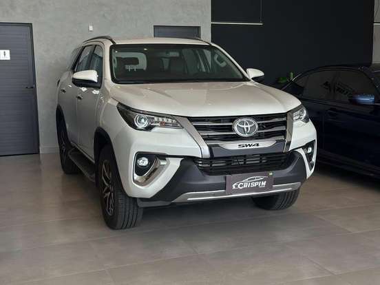 TOYOTA-HILUX-2.8 SRX 4X4 CD 16V DIESEL 4P AUTOMÁTICO TOYOTA-HILUX-2018
