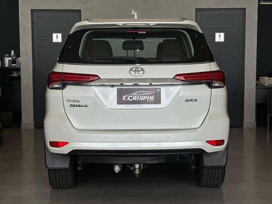 TOYOTA-HILUX-2018