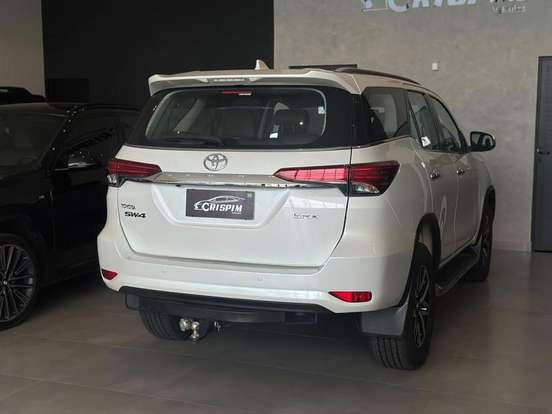 TOYOTA-HILUX-2018