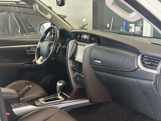 TOYOTA-HILUX-2.8 SRX 4X4 CD 16V DIESEL 4P AUTOMÁTICO TOYOTA-HILUX-2018