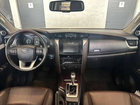 TOYOTA-HILUX-2.8 SRX 4X4 CD 16V DIESEL 4P AUTOMÁTICO TOYOTA-HILUX-2018