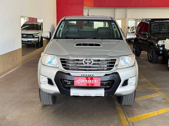 TOYOTA-HILUX-2013