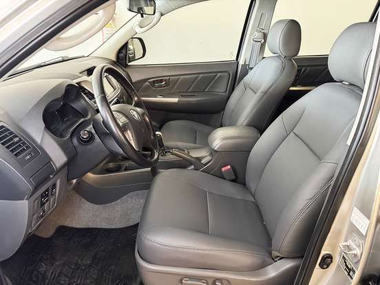 TOYOTA-HILUX-2013
