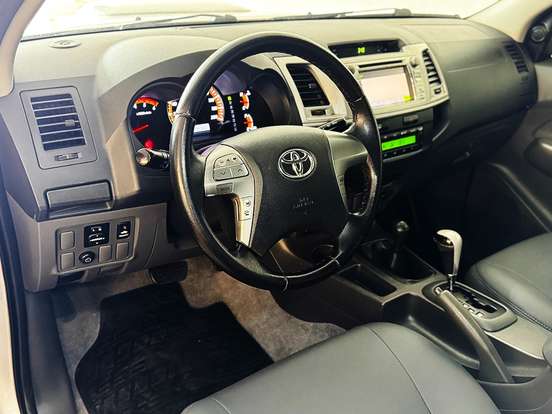 TOYOTA-HILUX-2013