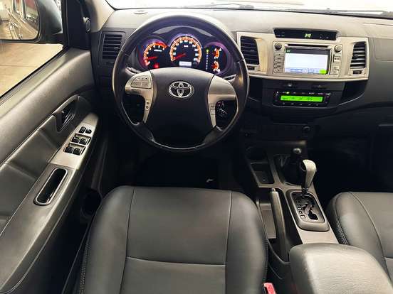 TOYOTA-HILUX-2013