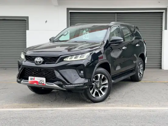 TOYOTA-HILUX SW4-2022
