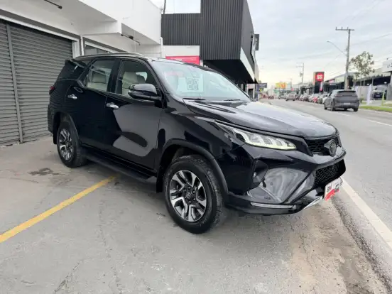 TOYOTA-HILUX SW4-2022