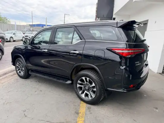 TOYOTA-HILUX SW4-2022