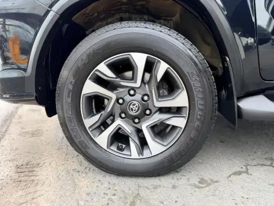 TOYOTA-HILUX SW4-2022