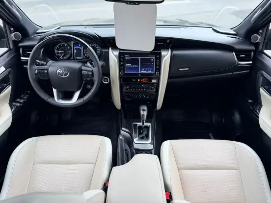 TOYOTA-HILUX SW4-2022