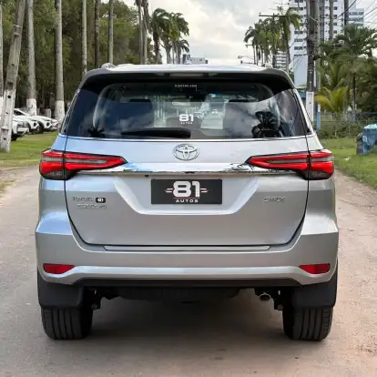 TOYOTA-HILUX SW4-2022