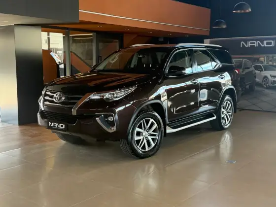 TOYOTA HILUX SW4 2.8 SRX 4X4 16V TURBO INTERCOOLER DIESEL 4P AUTOMÁTICO