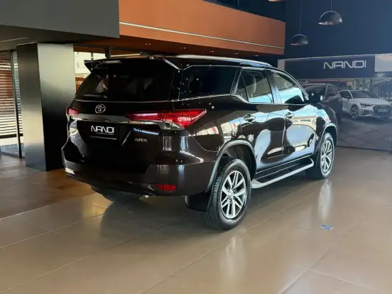 TOYOTA-HILUX SW4-2.8 SRX 4X4 16V TURBO INTERCOOLER DIESEL 4P AUTOMÁTICO TOYOTA-HILUX SW4-2019