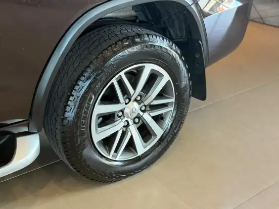 TOYOTA-HILUX SW4-2019