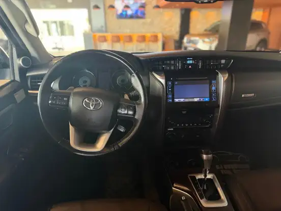 TOYOTA-HILUX SW4-2019