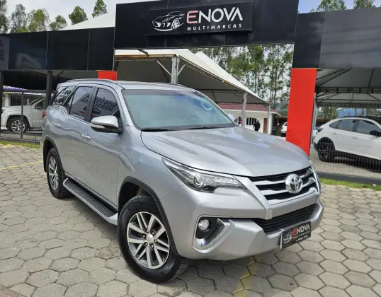 TOYOTA HILUX SW4 2.8 SRX 4X4 16V TURBO INTERCOOLER DIESEL 4P AUTOMÁTICO