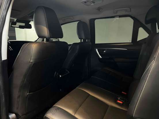 TOYOTA-HILUX SW4-2020