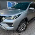 TOYOTA HILUX SW4 2.8 D-4D TURBO DIESEL SRX 7L 4X4 AUTOMÁTICO TOYOTA HILUX SW4 2.8 D-4D TURBO DIESEL SRX 7L 4X4 AUTOMÁTICO
