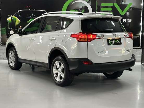 TOYOTA-RAV4-2.0 4X4 16V GASOLINA 4P AUTOMÁTICO TOYOTA-RAV4-2013