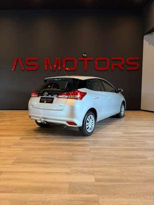 TOYOTA-YARIS-2020