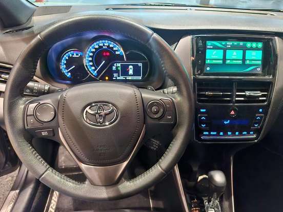 TOYOTA-YARIS-2023