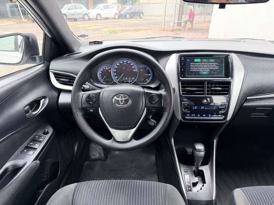 TOYOTA-YARIS-2020