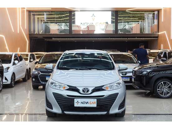 TOYOTA-YARIS-2021