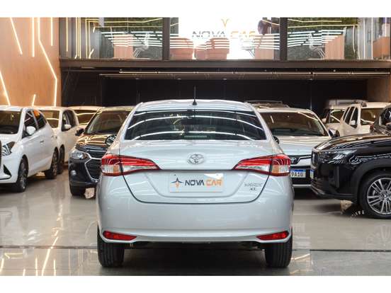 TOYOTA-YARIS-2021