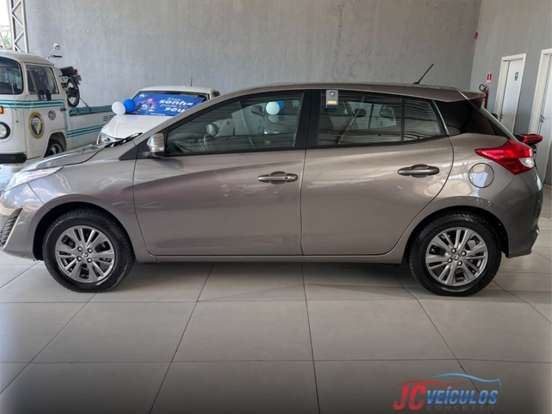 TOYOTA-YARIS-2020