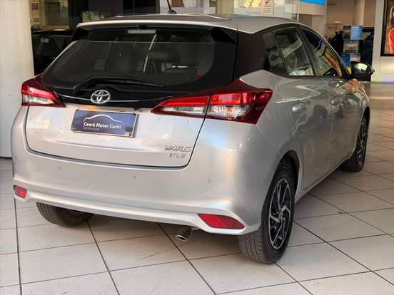 TOYOTA-YARIS-2024