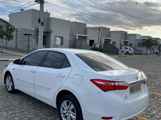 TOYOTA-COROLLA-1.8 GLI 16V FLEX 4P AUTOMÁTICO TOYOTA-COROLLA-2014