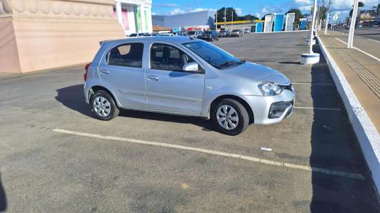 TOYOTA-ETIOS-2017