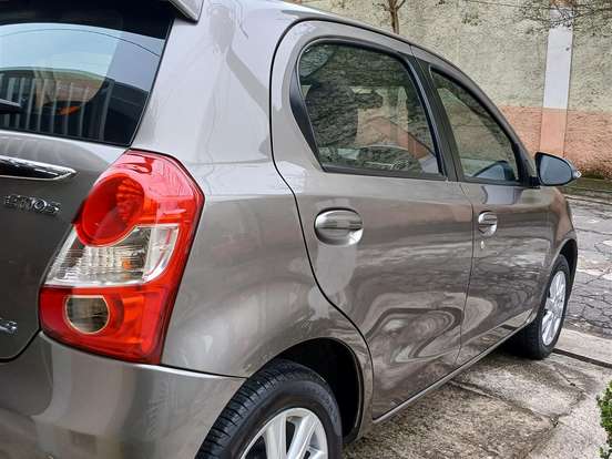 TOYOTA-ETIOS-1.5 XLS SEDAN 16V FLEX 4P AUTOMÁTICO TOYOTA-ETIOS-2016