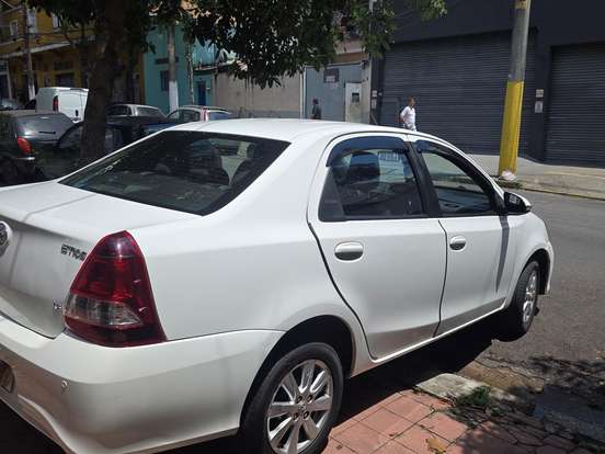 TOYOTA-ETIOS-1.5 X PLUS SEDAN 16V FLEX 4P AUTOMÁTICO TOYOTA-ETIOS-2020