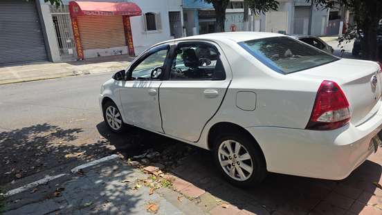 TOYOTA-ETIOS-2020