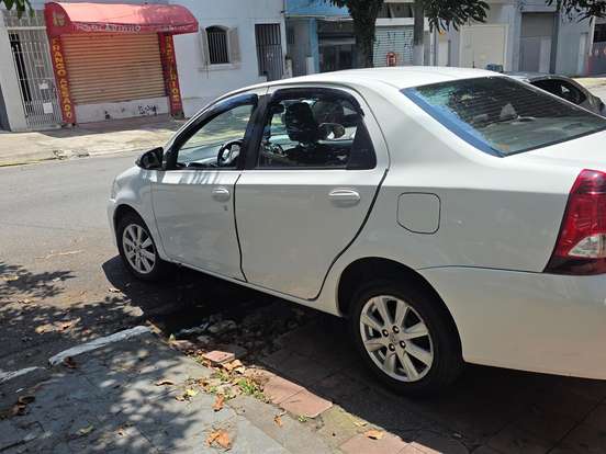 TOYOTA-ETIOS-1.5 X PLUS SEDAN 16V FLEX 4P AUTOMÁTICO TOYOTA-ETIOS-2020