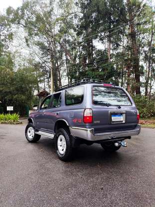 TOYOTA-HILUX-1997