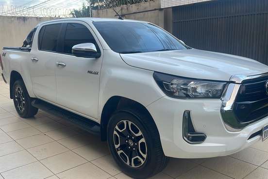 TOYOTA-HILUX-2021