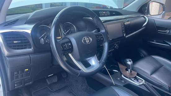 TOYOTA-HILUX-2021
